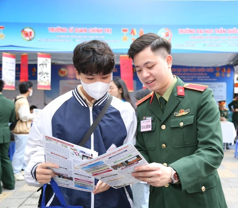 Trường Sĩ quan Chính trị vừa có thông báo điều chỉnh tổ hợp xét tuyển đại học hệ quân sự chính quy năm 2026. Ảnh minh họa