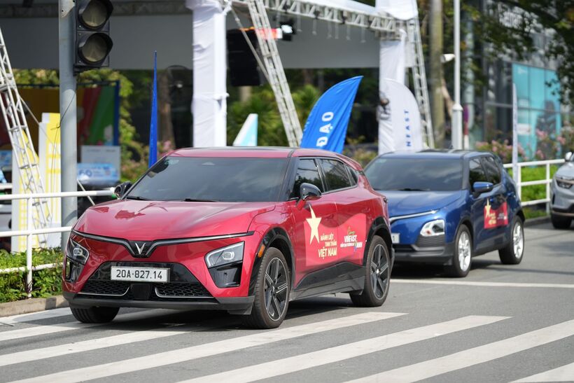 C-SUV điện VinFast VF 7: Thiết kế “chất”, vận hành chắc, chi phí sử dụng khiến xe xăng khó cạnh tranh - 1