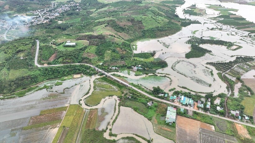 Toàn cảnh hạ du Nhà máy Thủy điện Buôn Tua Srah (tỉnh Đắk Lắk)