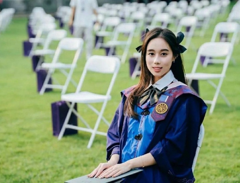 Hà Siêu Hân sở hữu học vấn ấn tượng