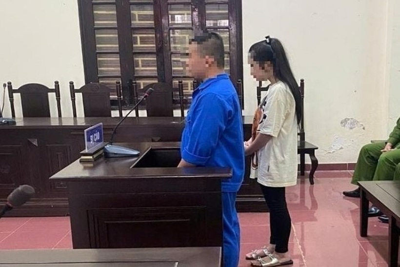 Do cần tiền tiêu xài, Ngọc cùng người tình kém 2 tuổi bàn bạc mua ma túy để bán sang nước ngoài kiếm lời. Ngọc chịu trách nhiệm tìm nguồn ma túy và tìm khách đặt mua, còn Thành đóng gói, cất giấu và vận chuyển. Ảnh: Bảo vệ Pháp luật