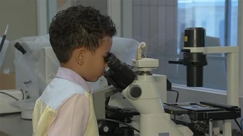 Aiden Wilkins bắt đầu đọc sách về giải phẫu, thần kinh học khi mới 7 tuổi. Ảnh: People