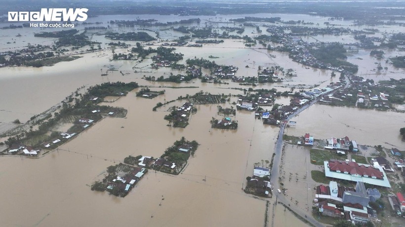 VTC News cho biết, ngày 22/11, Ban chỉ huy phòng thủ dân sự tỉnh Đắk Lắk cho biết từ ngày 15 đến ngày 21/11, trên địa bàn tỉnh xảy ra mưa rất lớn, liên tục, trên diện rộng. Đây là đợt mưa lũ lớn trong nhiều thập kỷ qua trên địa bàn tỉnh, vượt qua cơn lũ lịch sử năm 1993, gây ra thiệt hại lớn về người và tài sản.