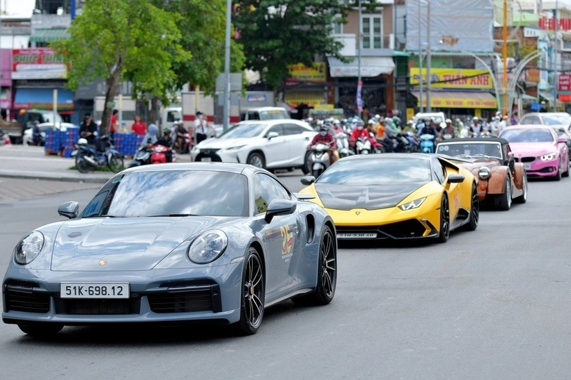 Dàn siêu xe của vợ chồng Mailisa. Ảnh: Tạp chí Tri thức.