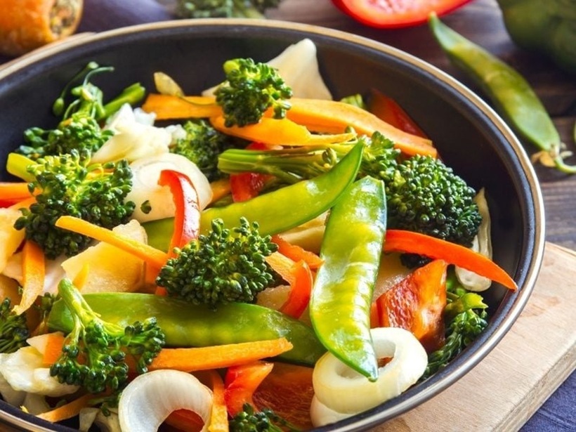 Làm món xào ngon không khó, nhưng nó đòi hỏi sự tinh tế trong việc sơ chế và cảm nhận nhiệt độ.