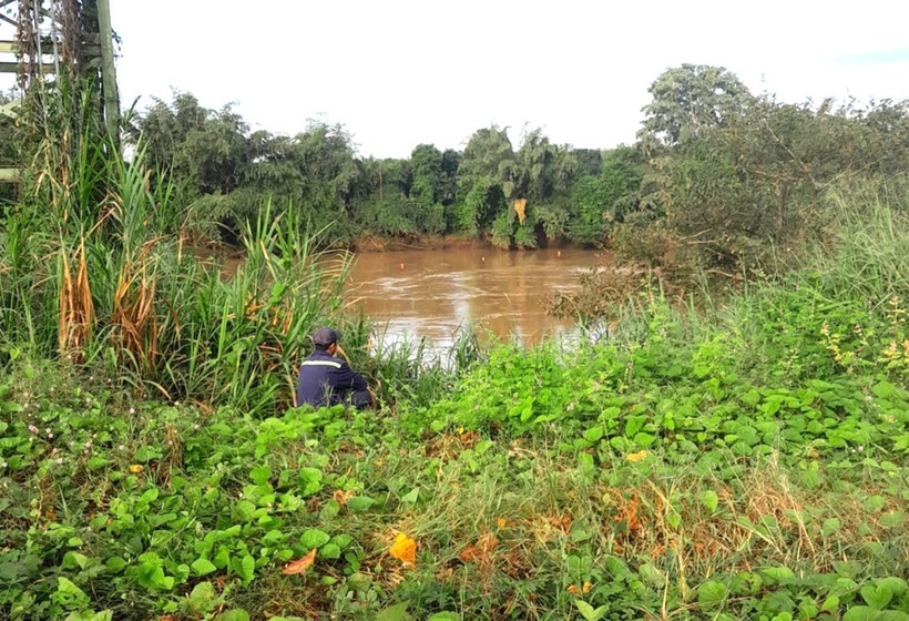 Hiện trường nơi phát hiện thi thể trôi trên sông. Ảnh: Tiền phong