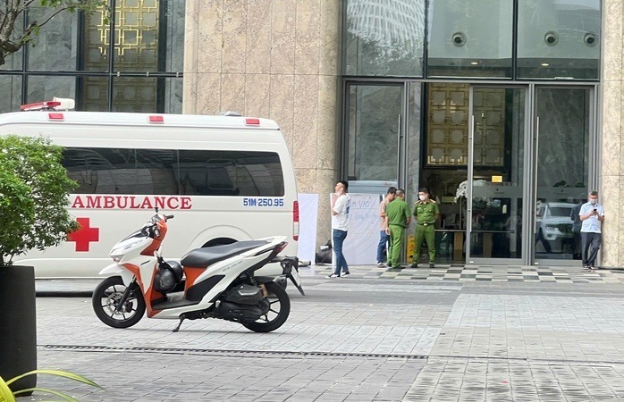 Lực lượng chức năng đang phong toả hiện trường. Ảnh: Người lao động