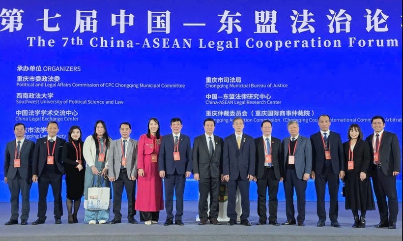 Các đại biểu thuộc Hội Luật gia Việt Nam và Liên đoàn Luật sư Việt Nam tham dự Diễn đàn.