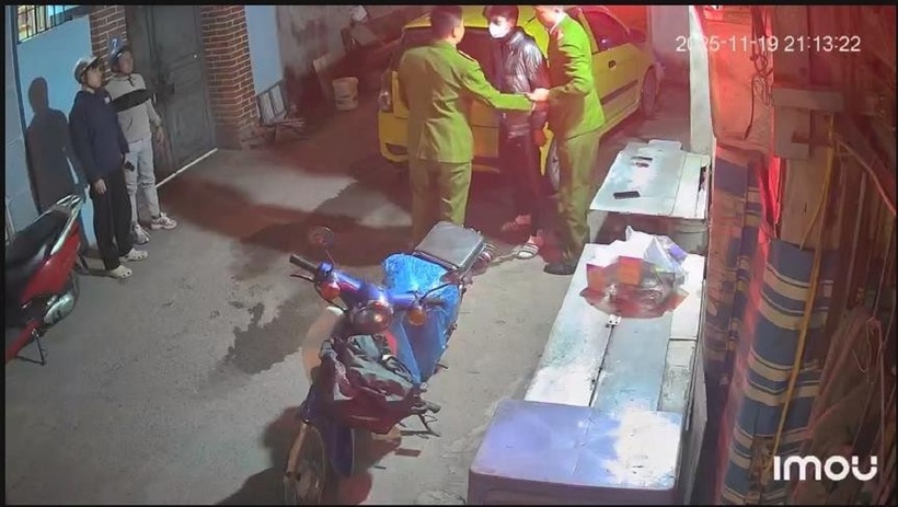 Đối tượng bị khống chế ngay tại ngõ 189 đường Cầu Diễn