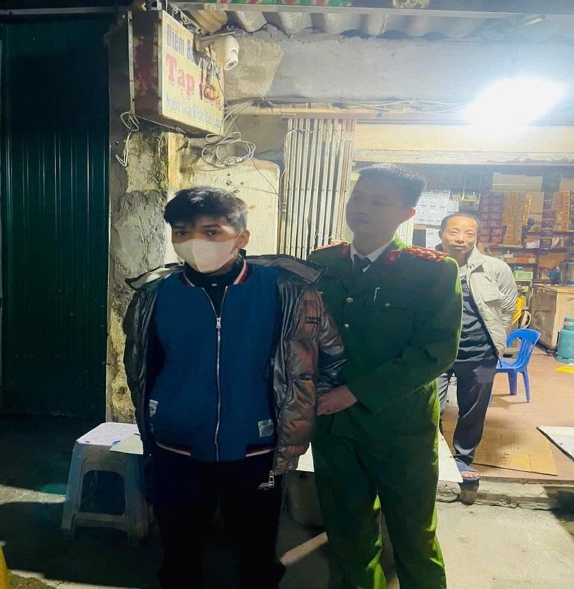 Toàn bộ tang vật nghi liên quan đã được lực lượng chức năng thu giữ. Vụ việc đang được Công an phường Xuân Phương tiếp tục điều tra, xử lý theo quy định.