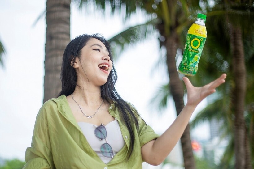 Stress tan biến, cảm hứng tràn đầy - khoảnh khắc bình yên và sảng khoái với chai Trà Xanh Không Độ.