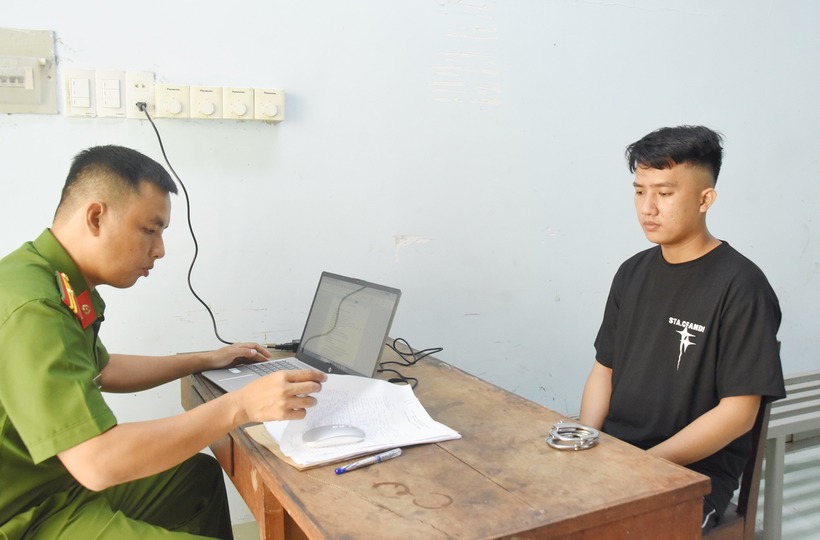 Nguyễn Trung Tín tại cơ quan công an. Ảnh: Vietnamnet