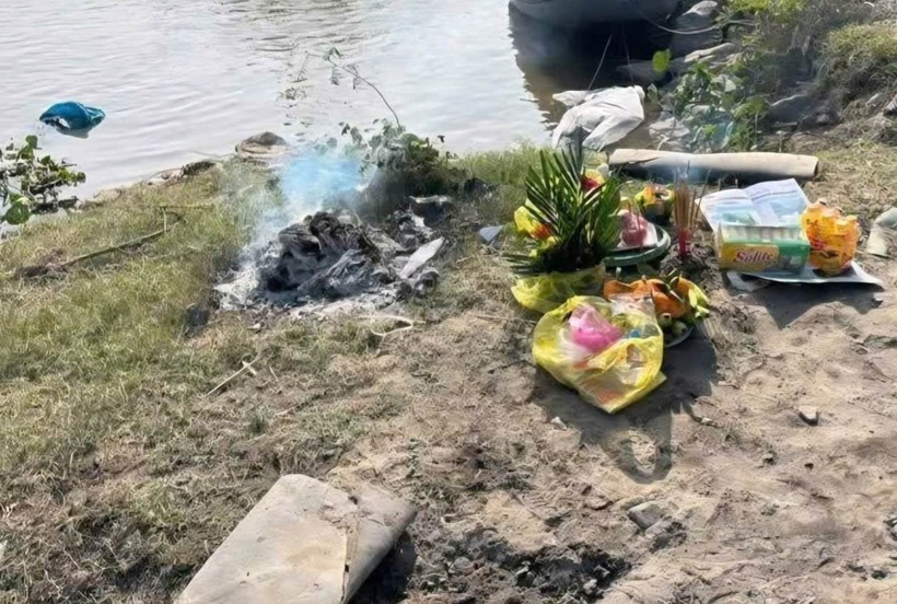 Hiện trường nơi tìm thấy thi thể chị D. Ảnh: Lao động