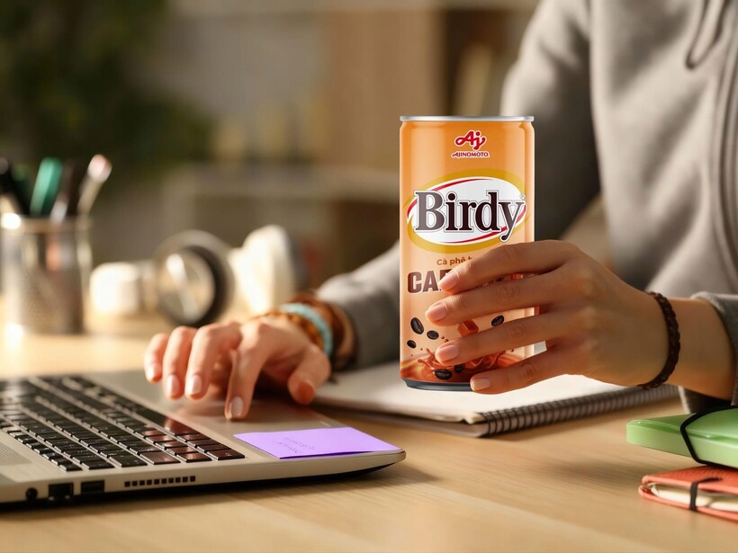 Bật lon Birdy® Caramel Macchiato cho ngày làm việc tỉnh táo.