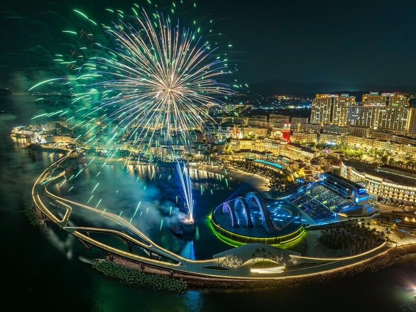 Pháo hoa rực rỡ mỗi đêm, thắp sáng bầu trời lễ hội