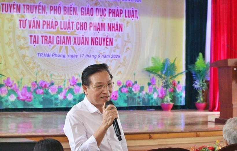 Luật gia Phạm Ngọc Hải tham gia tư vấn, giải đáp thắc mắc cho phạm nhân tại Trại giam Xuân Nguyên (Hải Phòng) hồi tháng 9/2025.