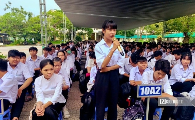 Quang cảnh buổi PBGDPL tại Trường THPT Cao Lãnh 1.