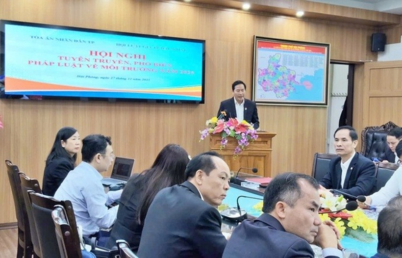 Ông Nguyễn Văn Chất - Phó Chánh án TAND Tp.Hải Phòng, Chi hội trưởng Chi hội Luật gia TAND Tp.Hải Phòng phát biểu khai mạc hội nghị.