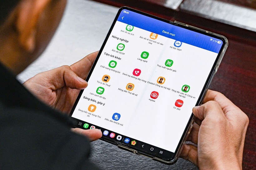 Việc khai thông tin dễ dàng trên ứng dụng iHanoi giúp người dân chủ động thực hiện trên smartphone.
