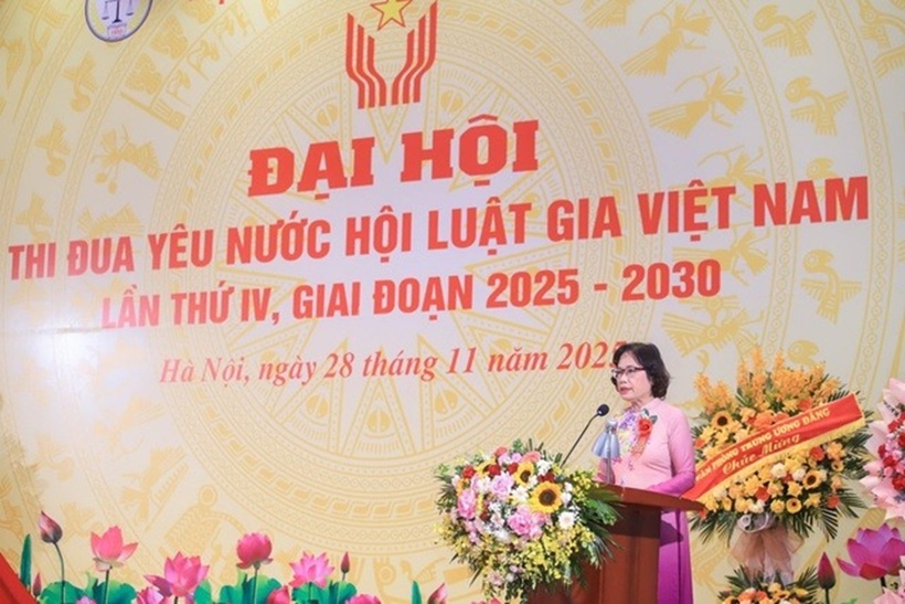 Tại Đại hội thi đua yêu nước Hội Luật gia lần IV, bà Ung Thị Xuân Hương nhấn mạnh chuyển đổi số giúp phổ biến pháp luật hiệu quả, tiếp cận đông đảo người dân, tiết kiệm chi phí. (Ảnh: Hữu Thắng)