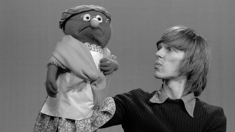 Danny Seagren từng là nghệ sĩ múa rối trước khi lấn sân sang phim ảnh.