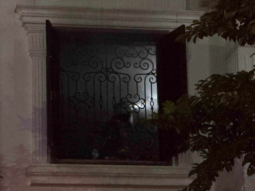 Cháy biệt thự ở Hà Nội, khói bốc nghi ngút - 4