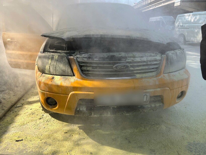 Hiện trường chiếc xe ô tô phát hỏa.