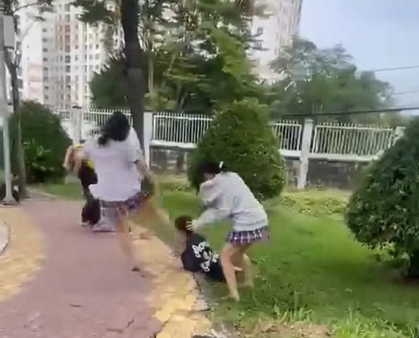 Hình ảnh ghi lại sự việc. Ảnh: Tuổi Trẻ