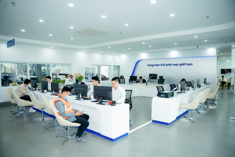 VinFast dự kiến sẽ đạt 400 xưởng dịch vụ trên toàn quốc vào cuối năm nay, đảm bảo đáp ứng hoàn hảo mọi nhu cầu của khách hàng.