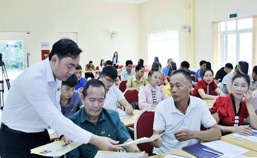 Song song với công tác TGPL qua tố tụng, Trung tâm TGPL nhà nước tỉnh Sơn La còn đẩy mạnh công tác tuyên truyền, tập huấn kỹ năng hòa giải ngay từ cơ sở. (Ảnh Nguyễn Yến).