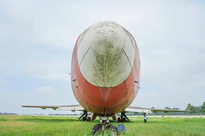 Phó Thủ tướng Trần Hồng Hà giao Bộ Xây dựng chủ trì, phối hợp với Bộ Tài chính thực hiện việc xử lý tàu bay B727-200 bị bỏ rơi tại Cảng hàng không quốc tế Nội Bài. Ảnh: Báo Xây dựng