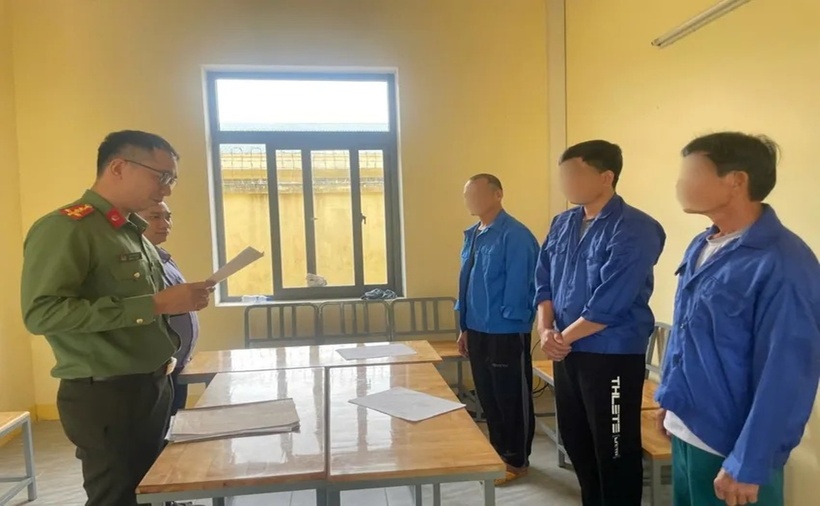 Các đối tượng tại cơ quan điều tra. (Ảnh: Công an TP.Đà Nẵng)