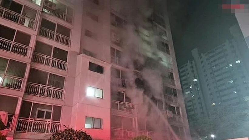 Nữ sinh phóng hỏa chung cư vì không được mua điện thoại mới. Ảnh: Saostar.