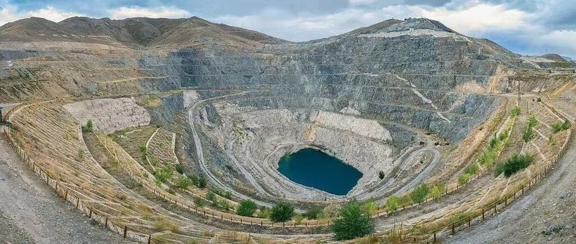 Đại Đông Câu thuộc loại mỏ vàng dạng tổ hợp đá mạch thạch anh là đá biến chất bị biến đổi. (Ảnh: CCTV)