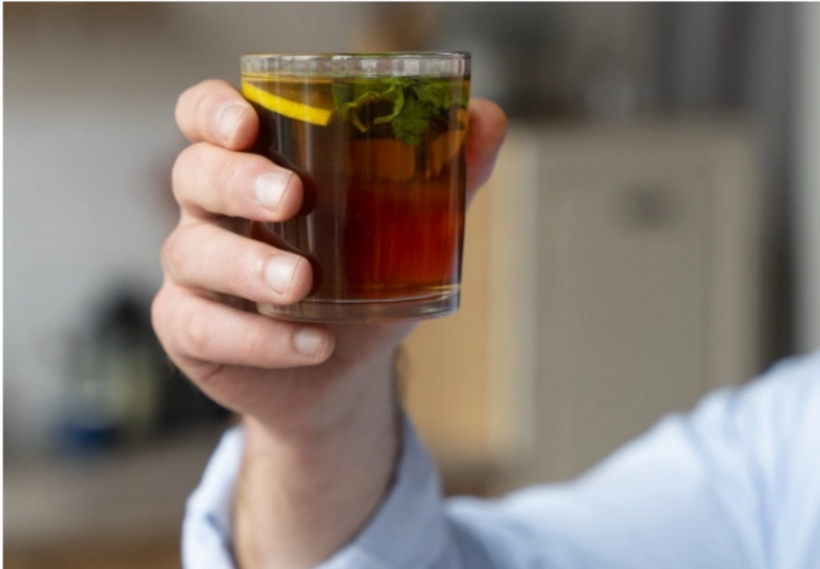 Uống rượu hoa quả ngâm, người đàn ông ở Hà Nội loét nặng thực quản tới dạ dày. Ảnh minh họa.