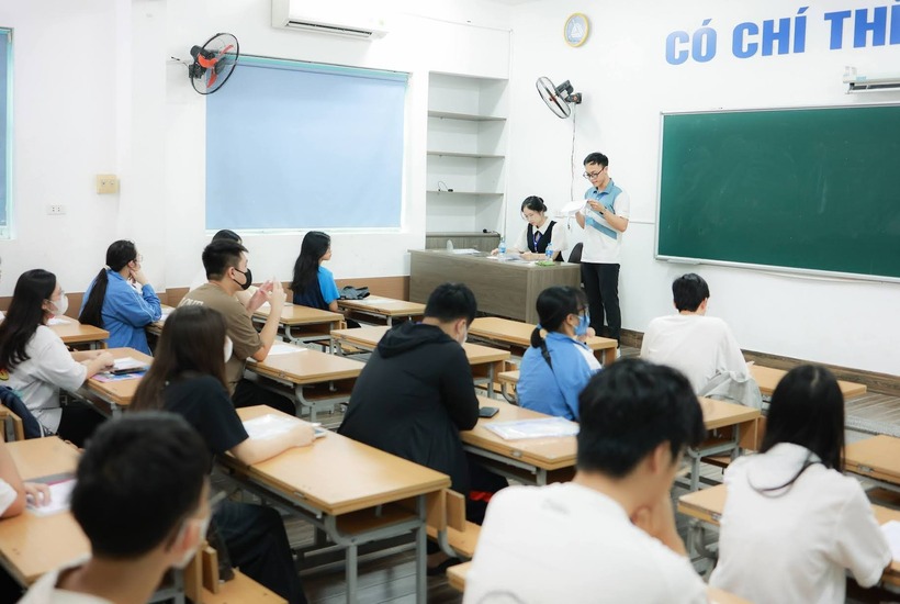 Thí sinh thi tốt nghiệp THPT tại Hà Nội. Ảnh: Lao động