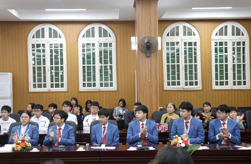 6 thành viên của đội tuyển đều giành huy chương