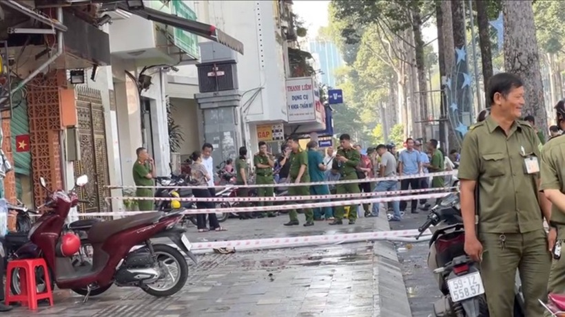 Hiện trường vụ hỏa hoanjd dang được phong tỏa.