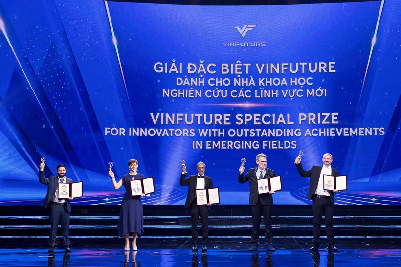 Giải Đặc biệt VinFuture 2025 dành cho Nhà khoa học nghiên cứu các lĩnh vực mới với&nbsp;những đổi mới trong phát triển các loại cây trồng lai có khả năng tự nhân giống.