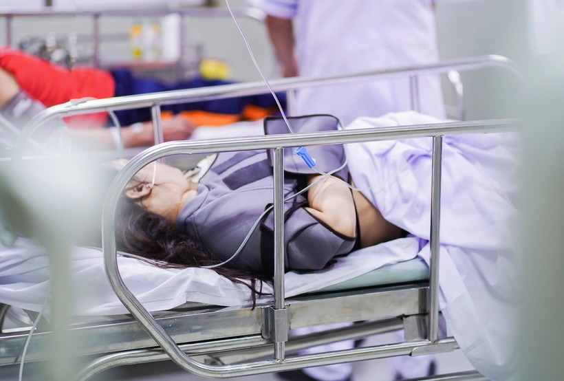 Bệnh nhân được điều trị tại bệnh viện. Ảnh: PLO.