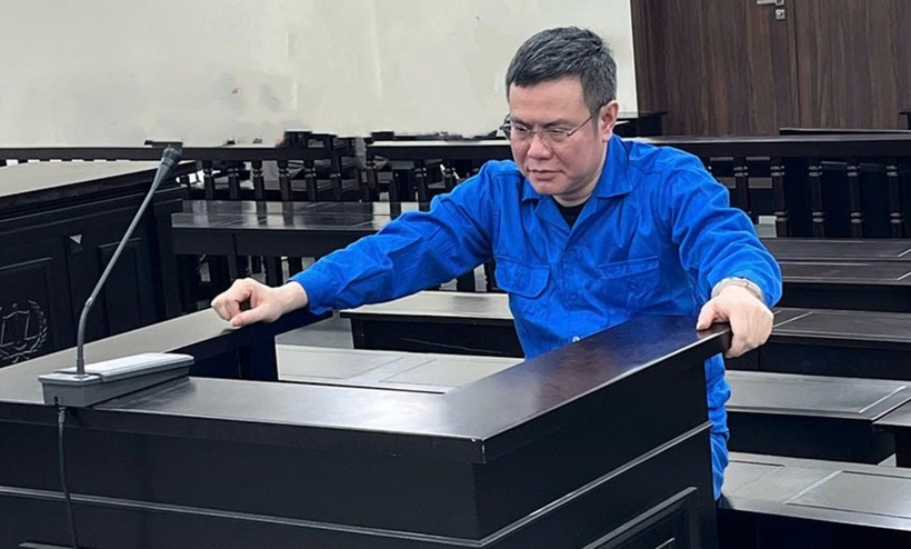 Nguyễn Hữu Quân tại toà. Ảnh: Lao Động