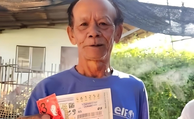 Chú Jae trúng xổ số 18 triệu Baht tại Chiang Mai. Ảnh: Khaosod