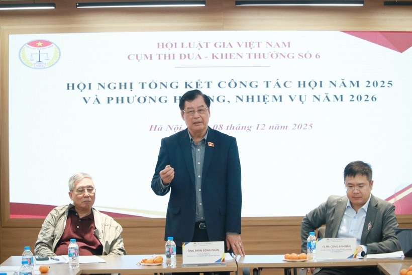 Ông Trần Công Phàn - Phó Chủ tịch Thường trực Hội Luật gia Việt Nam phát biểu chỉ đạo tại hội nghị.