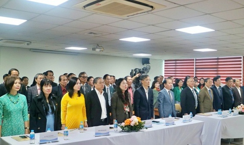 Các đại biểu tham dự buổi lễ.