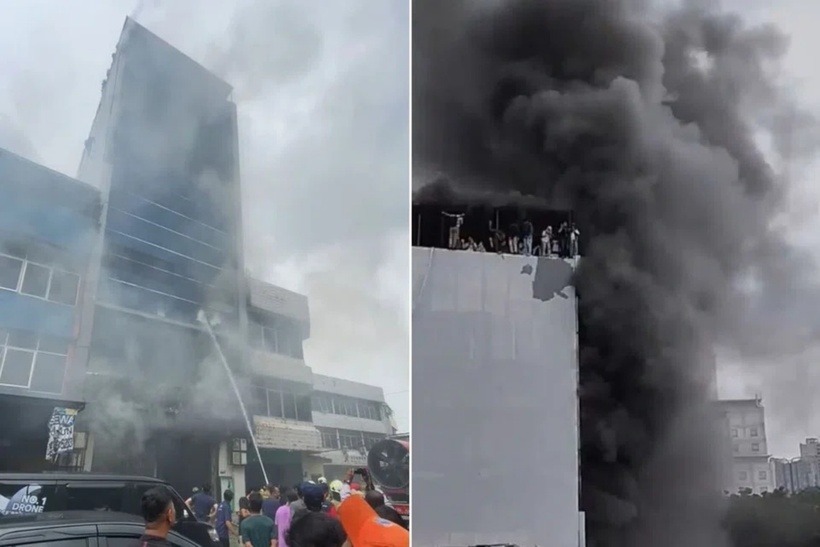 Khói đen bốc lên nghi ngút. Ảnh: X.