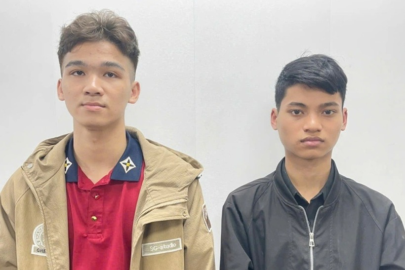 Trần Văn Nguyên (áo đen) và Mai Quang Anh (Ảnh: Công an Thanh Hóa).