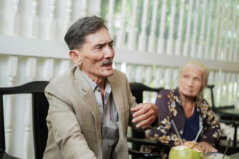 Nghệ sĩ Thương Tín mắc bệnh tim, bị đột quỵ vào năm 2021, rồi liên tiếp gặp chấn thương, viêm khớp nặng, phải nhập viện nhiều lần.