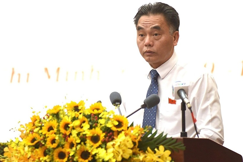 Phó Chủ tịch UBND TP.HCM Nguyễn Lộc Hà trình bày các nội dung tại kỳ họp HĐND sáng 9/12. Ảnh: TP.HCM