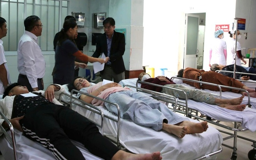 Những nạn nhân bị thương trong vụ tai nạn. Ảnh: Người đưa tin