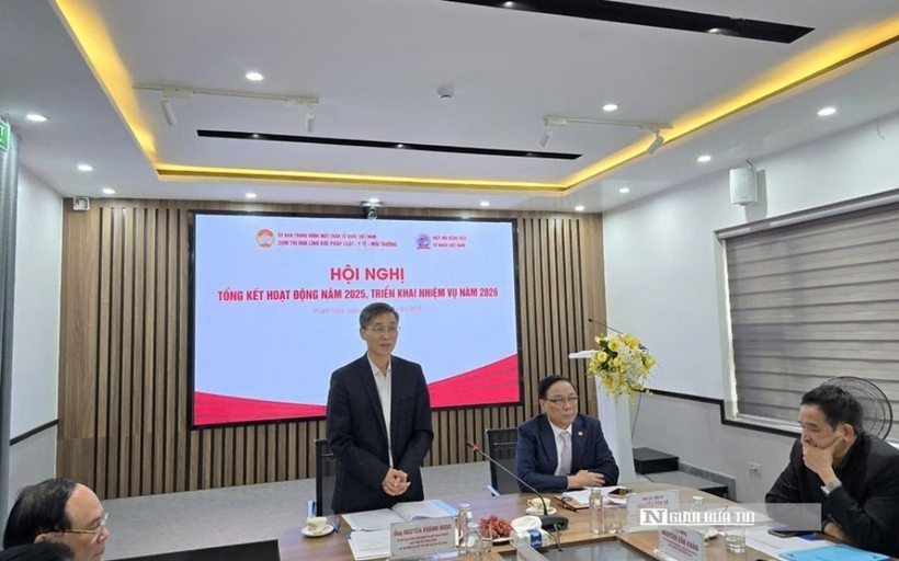 Ông Nguyễn Khánh Ngọc, Chủ tịch Hội Luật gia Việt Nam đồng chủ trì phát biểu tại Hội nghị.